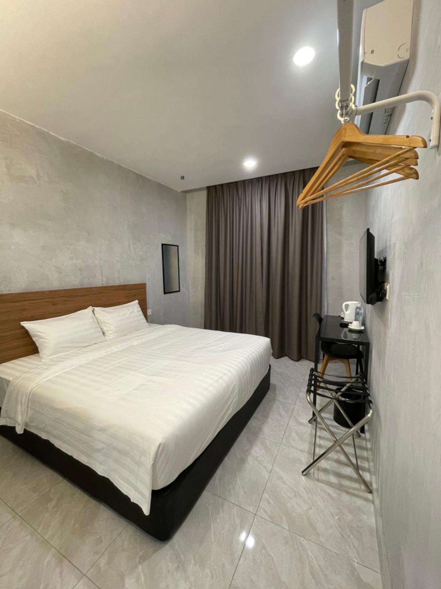 Hpy Hotel Ipoh Bagian luar foto