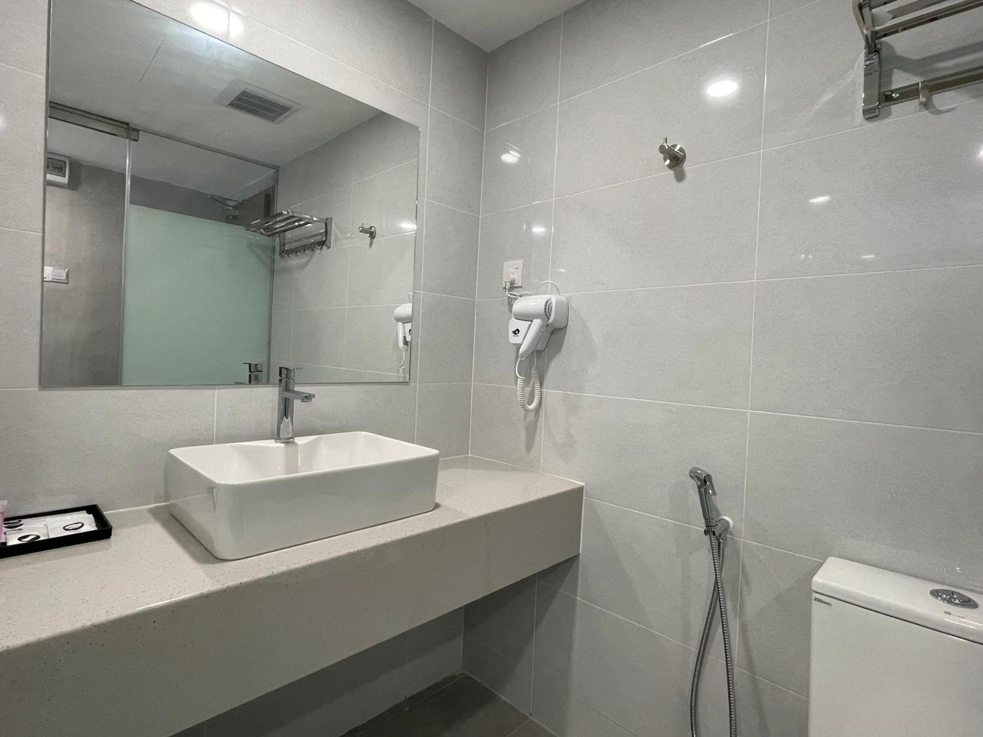 Hpy Hotel Ipoh Bagian luar foto